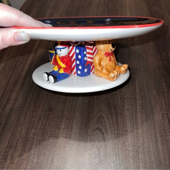 CHRISTMAS TWILIGHT CAKE STAND PEDESTAL Laurie Gates 2000 11" Cellar Footed EUC - Picture 3 of 7